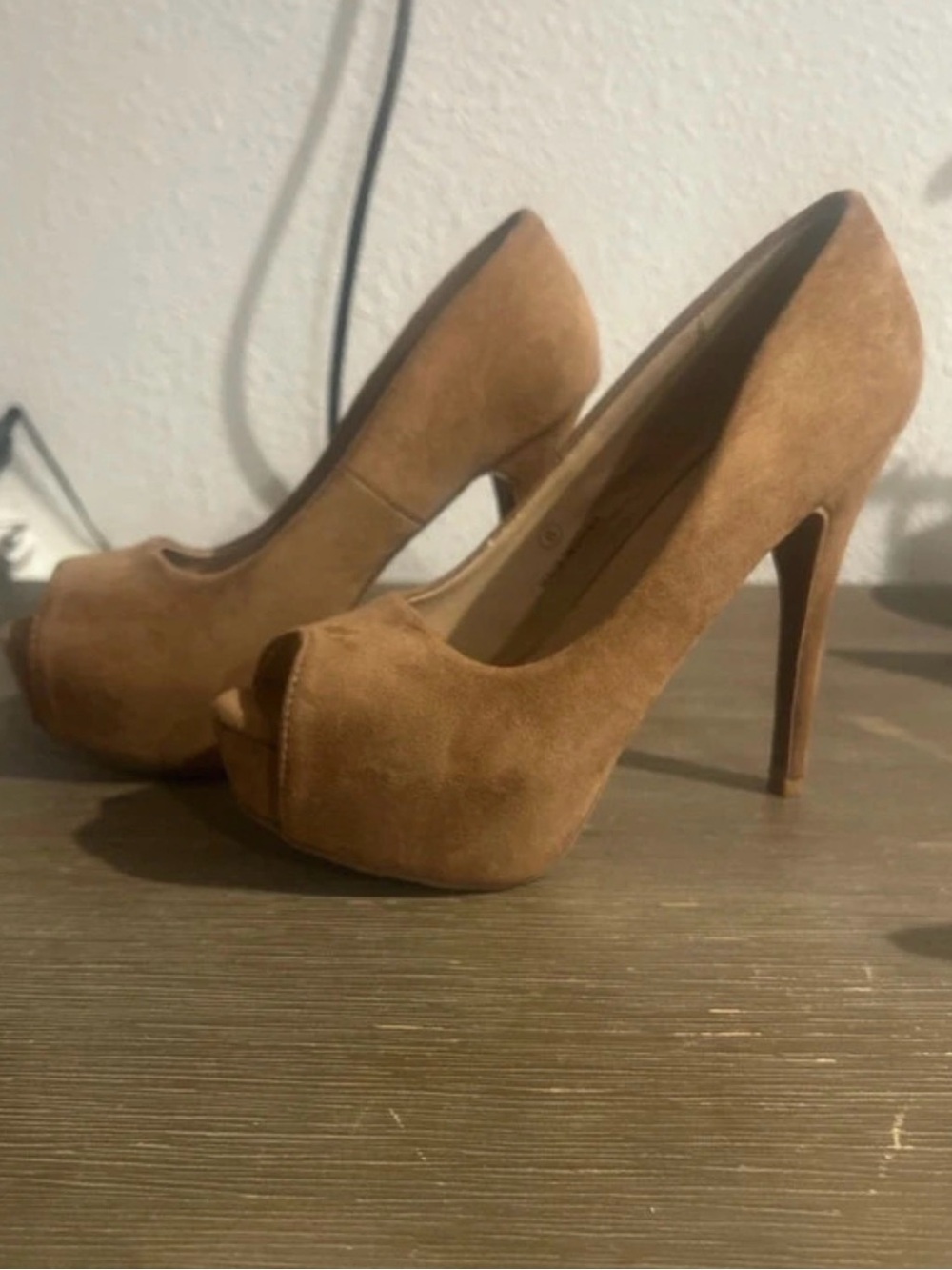 Women’s Suede Peep-Toe Platform Pumps in Brown